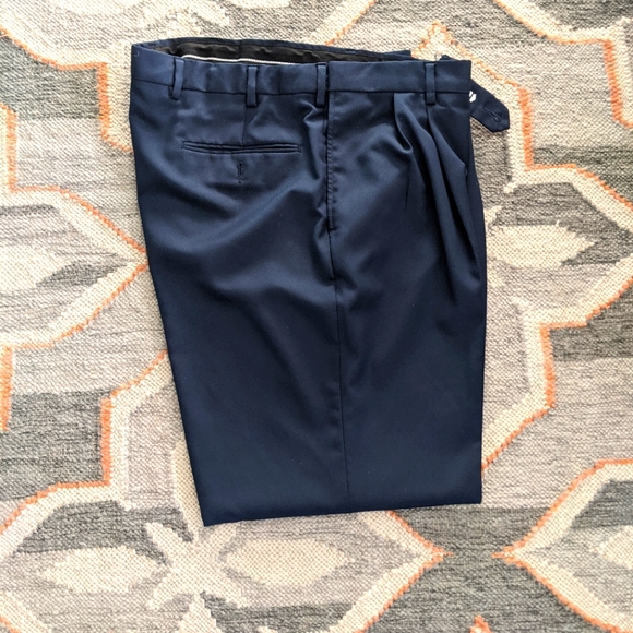 Jos A Bank travelers performance pant navy blue - Picture 1 of 6